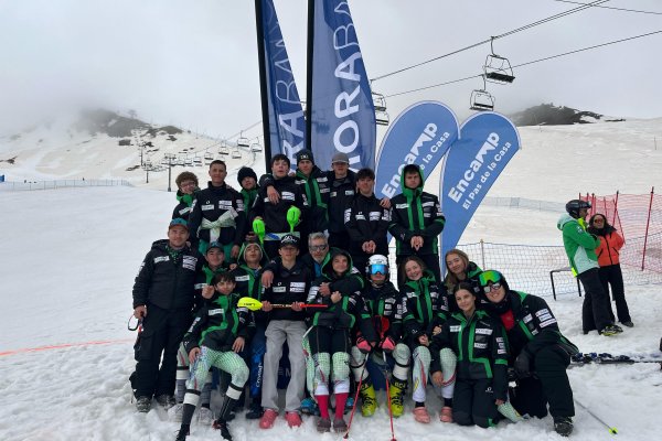 /tmp/174737_El grup EEBE U16 al complet, avui al Pas de la Casa a l'SL dels Nacionals.jpeg